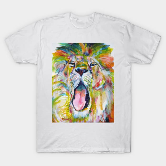 LION YAWNING T-Shirt by lautir